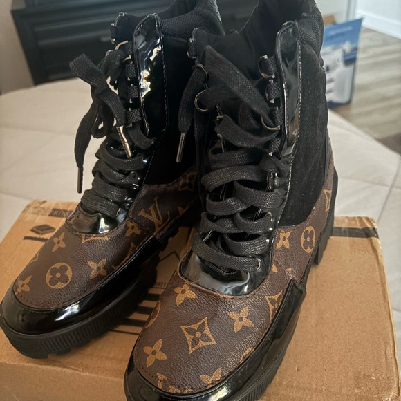 Shoes - Monogram Pattern Platform Lace-Up Boots in Brown & Black
